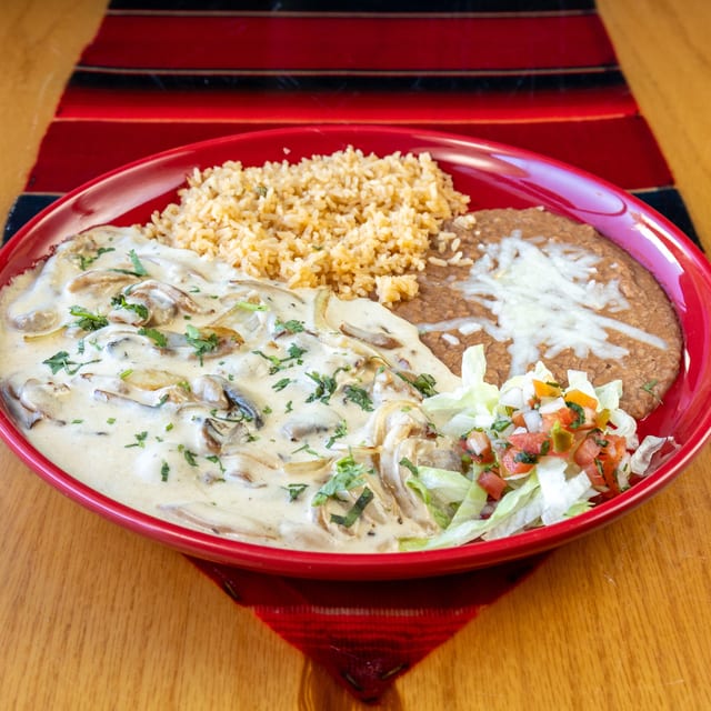 Pollo a la Crema.